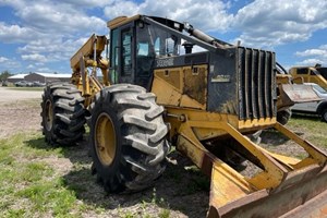 2001 John Deere 748GIII  Skidder